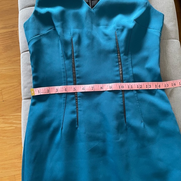 T Tahari Sheath Dress - Picture 9 of 10